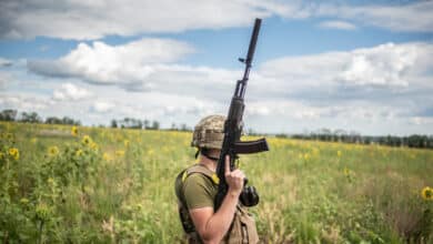 Seis meses de guerra, en diez historias