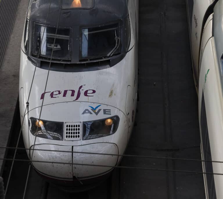 Restablecido el AVE Madrid-Barcelona tras cinco horas interrumpido por el robo de material ferroviario