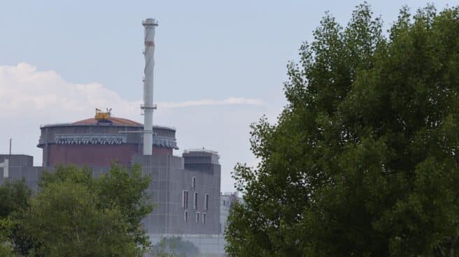 Ucrania advierte de que Rusia estaría orquestando un ataque a la central nuclear de Zaporiyia Central nuclear de Zaporiyia (Ucrania)