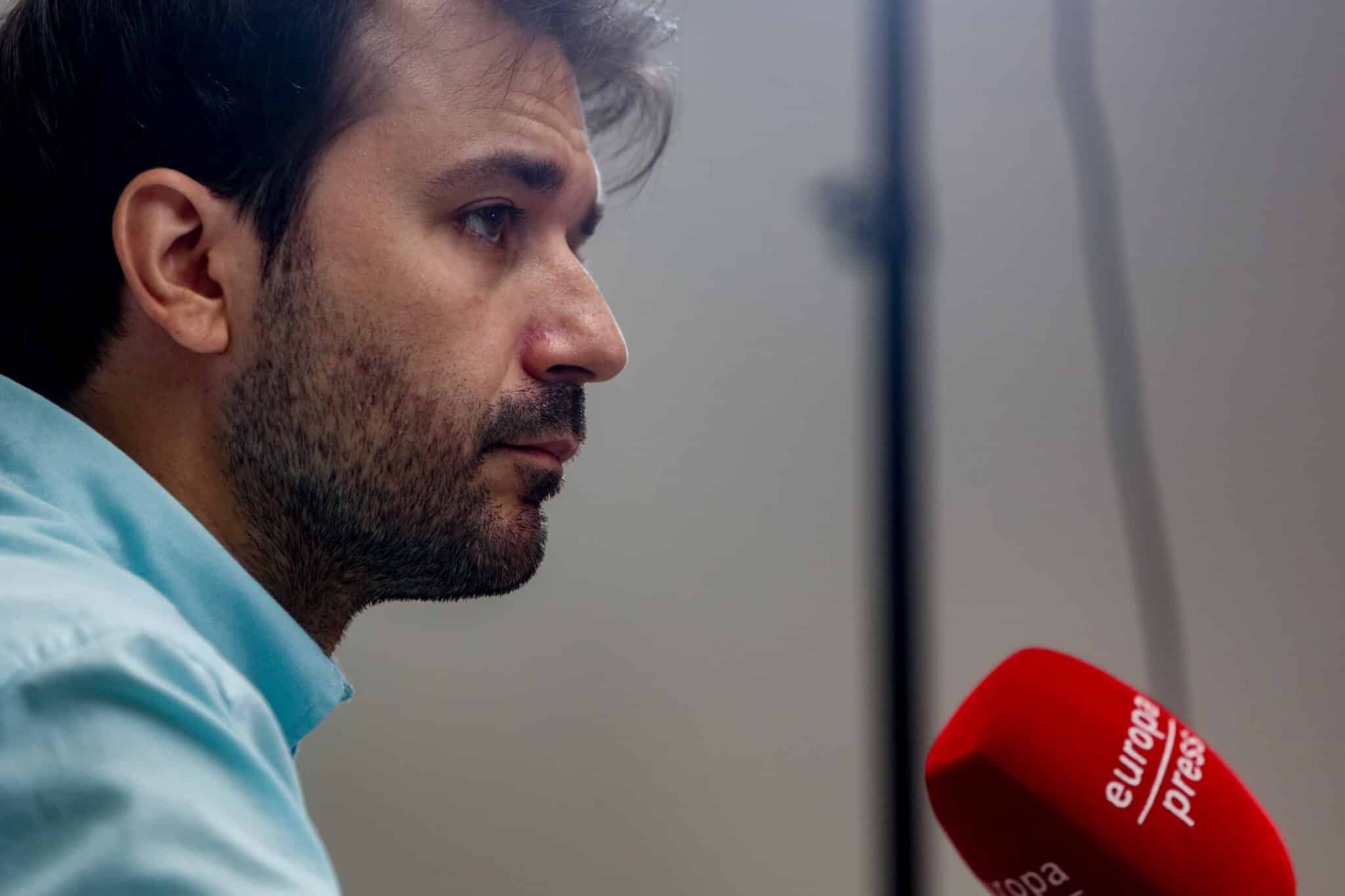 El coordinador autonómico de Podemos Murcia, Javier Sánchez Serna, durante una entrevista con Europa Press, en la sede de la agencia