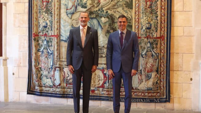 El Rey Felipe VI se reúne con Pedro Sánchez en la Almudaina de Palma