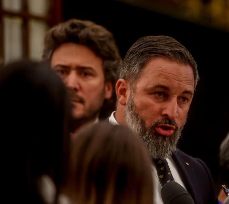 Vox coge el rebufo al PP en la oposición al Gobierno con su recurso al TC del decreto energético