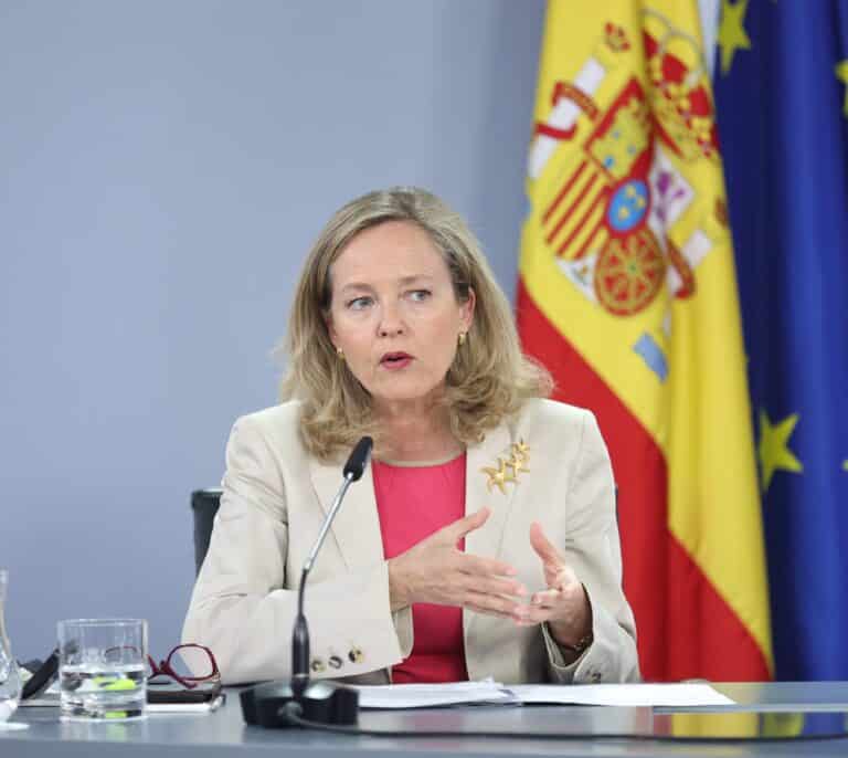 El Gobierno mejora su previsión del PIB para este año con un crecimiento del 2,4%