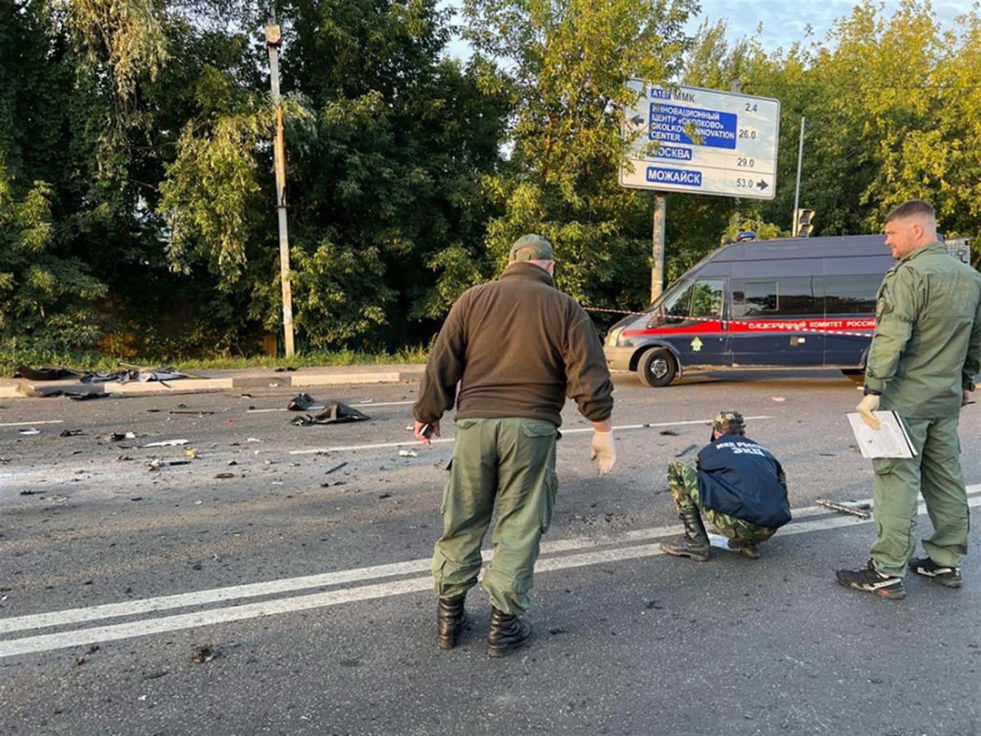 Policías trabajan en la escena tras el posible atentado en el que ha muerto Darya Dugina.