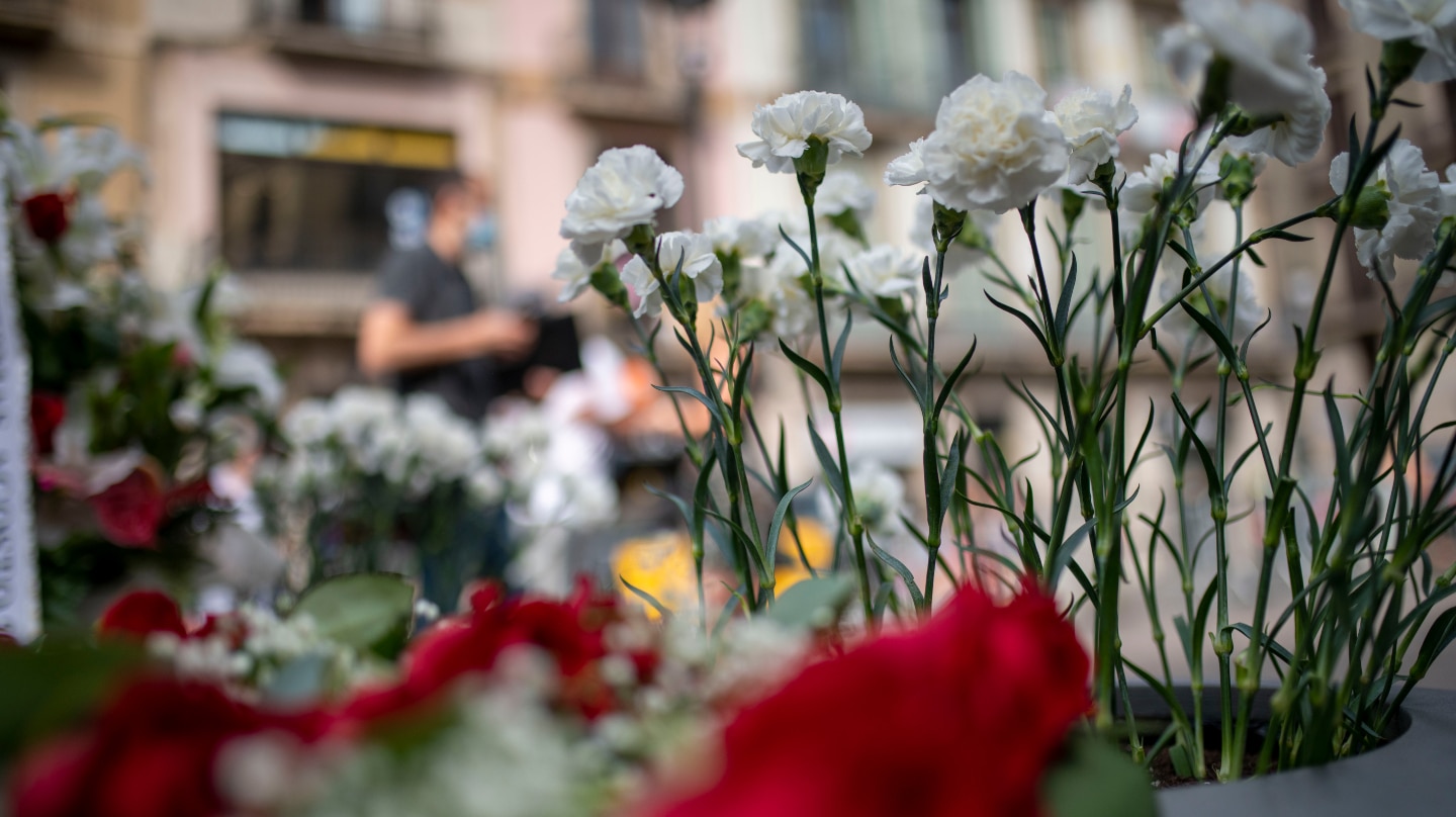 Homenajes y protestas en el quinto aniversario de los atentados de Barcelona