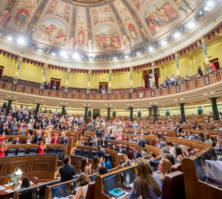 El Congreso invierte casi medio millón de euros en actualizar su sistema de votaciones por el incremento del voto telemático