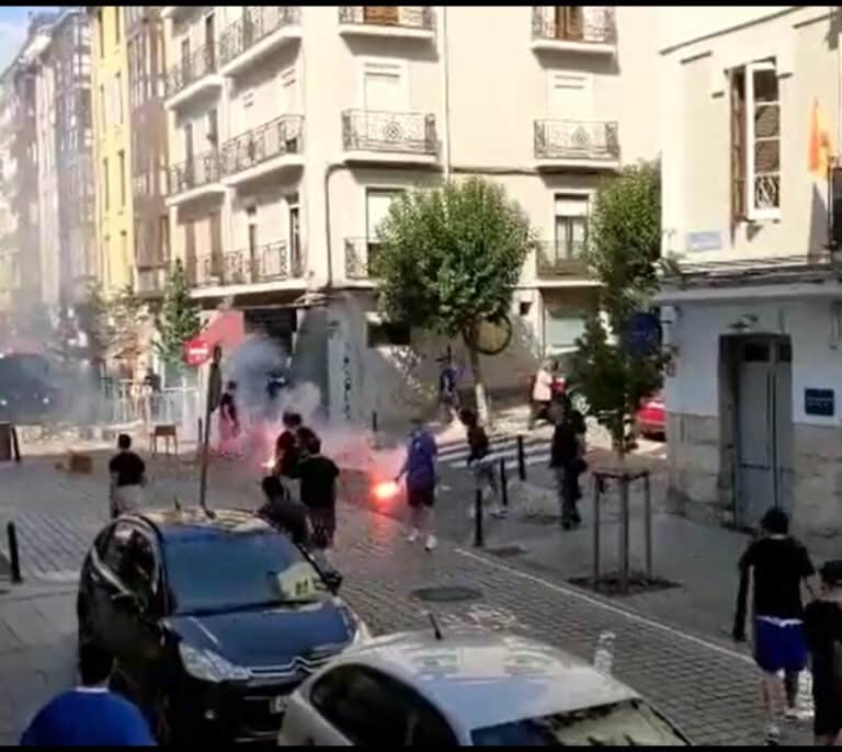 Disturbios en el centro de Santander por los enfrentamientos entre hinchas de Racing y Oviedo