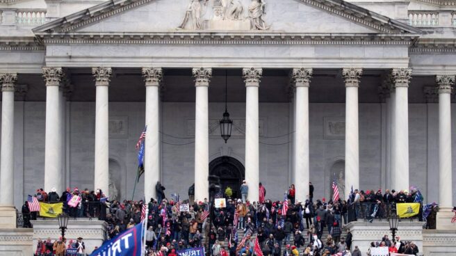 Siete años de cárcel para el primer condenado en el juicio por el asalto al Capitolio de Estados Unidos Asalto al Capitolio
