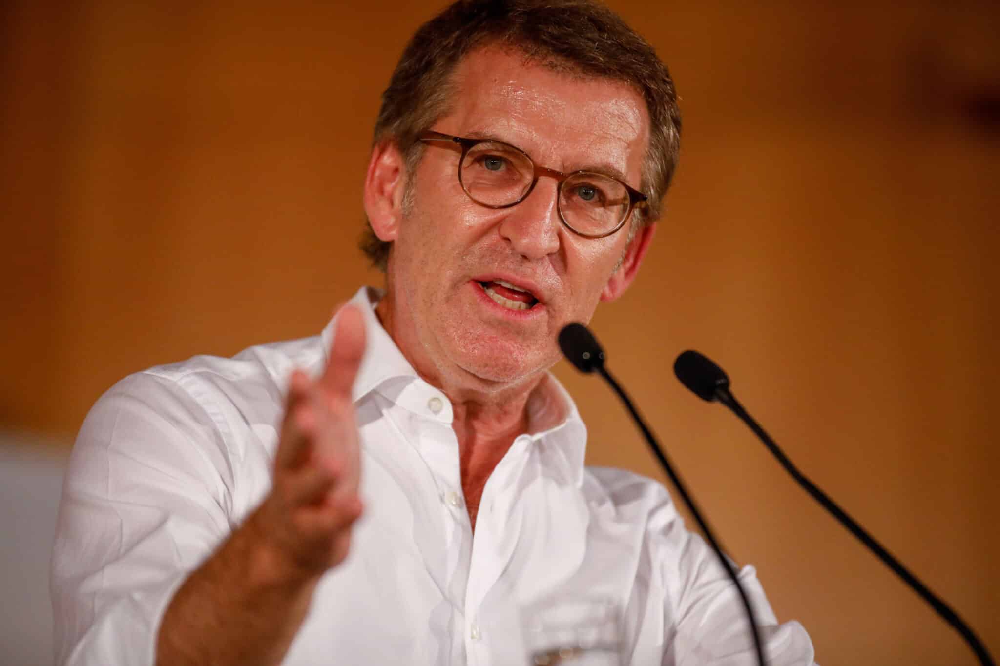 El presidente del Partido Popular (PP), Alberto Núñez Feijóo, interviene durante el XIV congreso del PP de Barcelona, a 23 de julio.