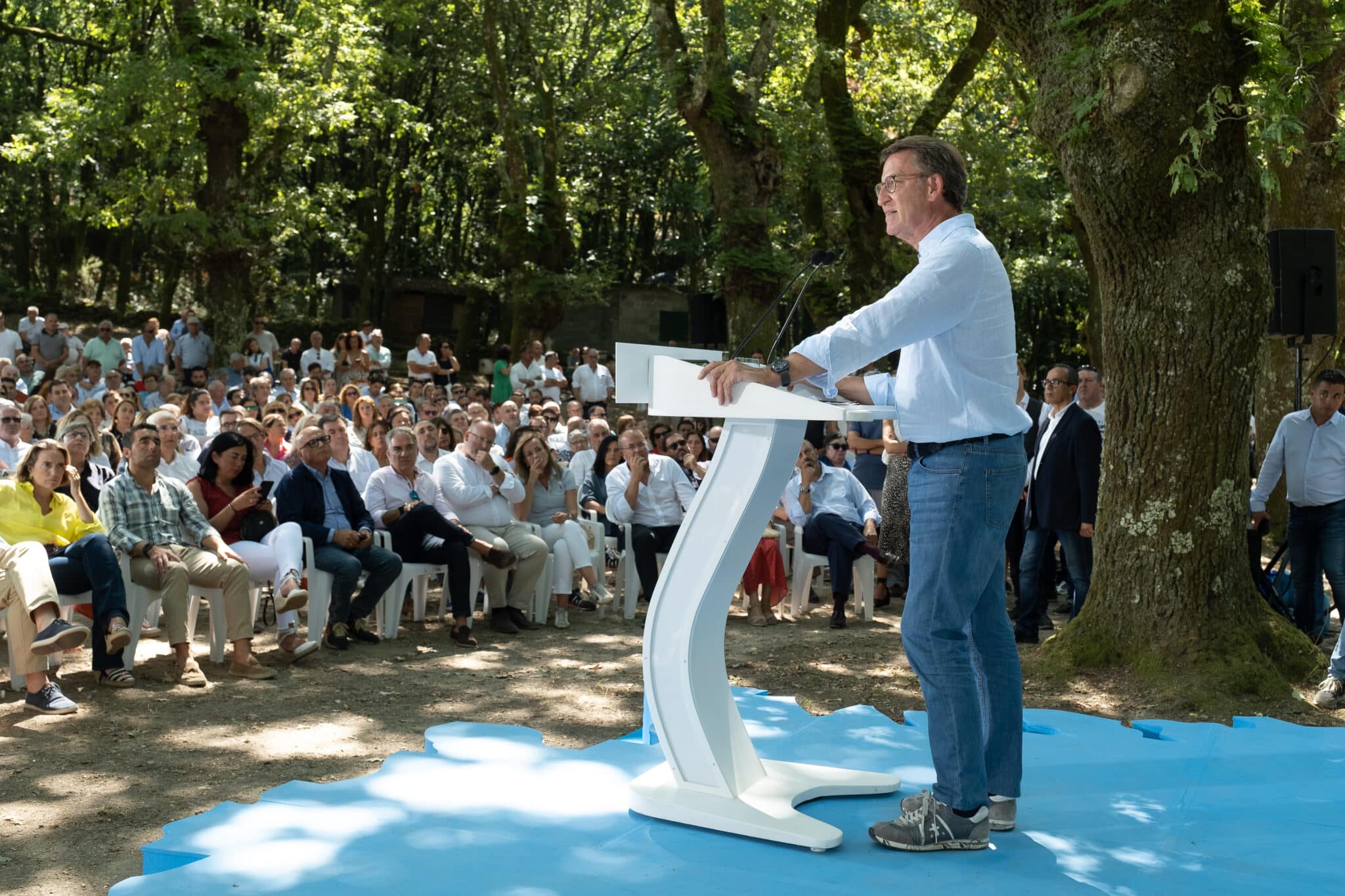 El presidente del PP, Alberto Núñez Feijóo, este sábado, durante el inicio del curso político en un acto en n Carballeira de San Xusto de Cercedo-Cotobade (Pontevedra)