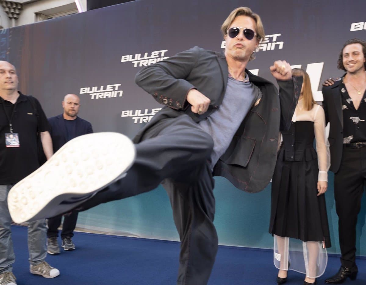 Brad Pitt asiste a una sesión de fotos para la película Bullet Train en le Grand Rex en París