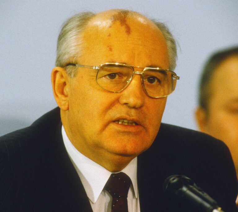 Mijail Gorbachov, el héroe que no pudo ser