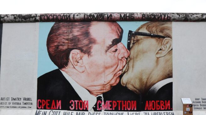 kiss-2779519_1920
