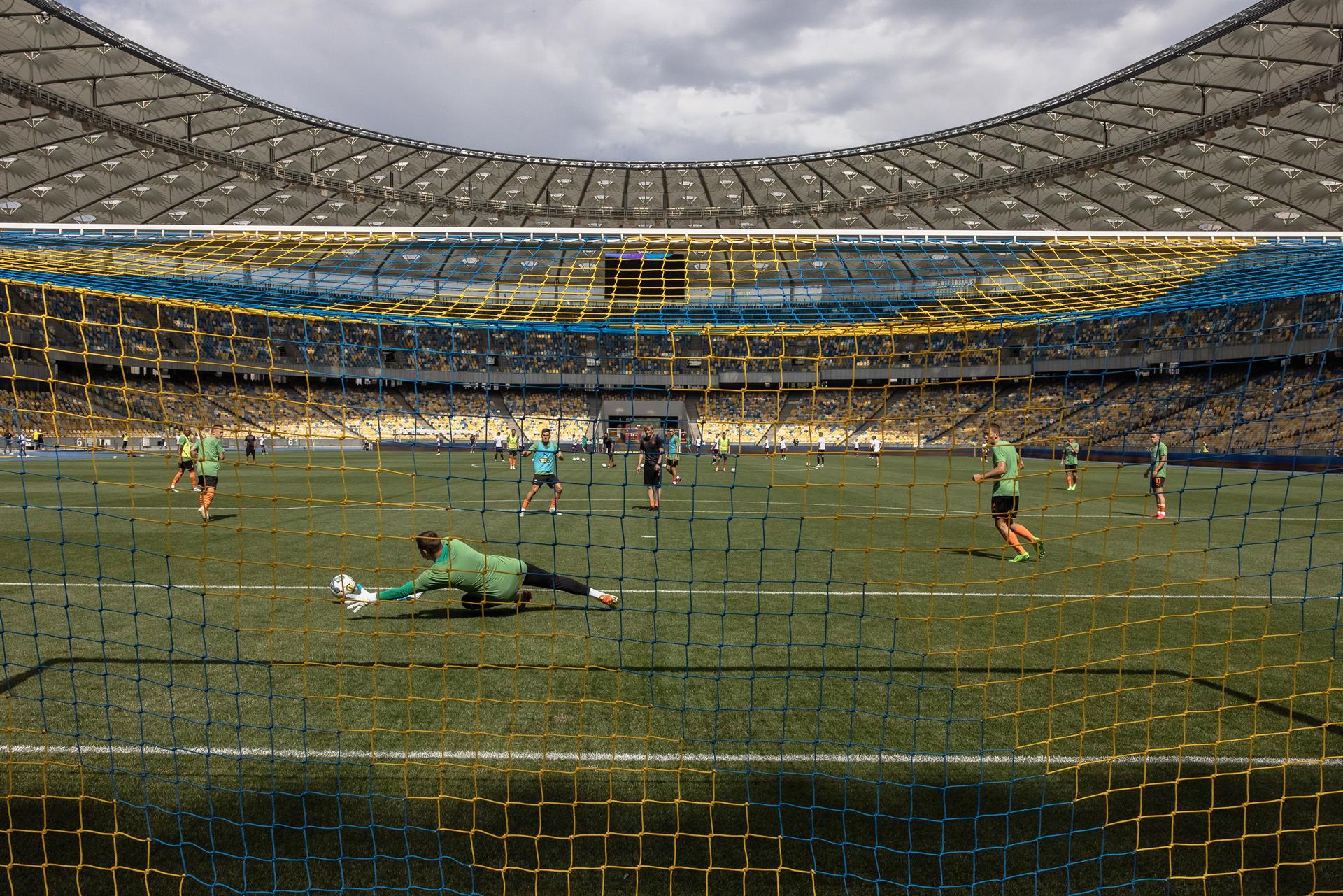 Shakhtar Donetsk y Metalist 1925 se enfrentan en el regreso de la Liga ucraniana de fútbol.