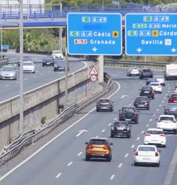 Vox y Sumar chocan en el Congreso por las balizas V16 y [...]