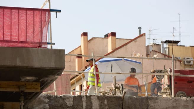 Trabajar al sol con temperaturas extremas Las temperaturas extremas pueden afectar a la fertilidad masculina.