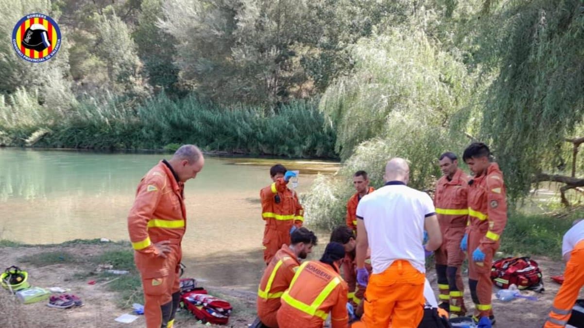 Un hombre muere ahogado en Manises y su hija es rescatada por los bomberos