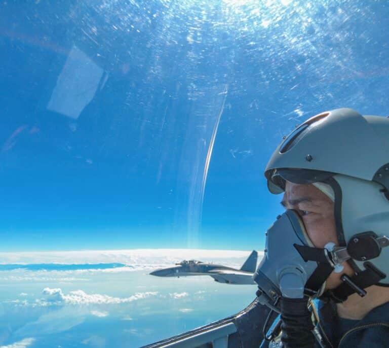 China presume del apoyo de 160 países y mantiene 'sine die' sus maniobras junto a Taiwán