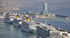 Giro en los puertos españoles: menos contenedores y récord de turistas de crucero