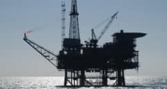 Repsol cede a la Guardia Civil una plataforma petrolífera para un simulacro con toma de rehenes