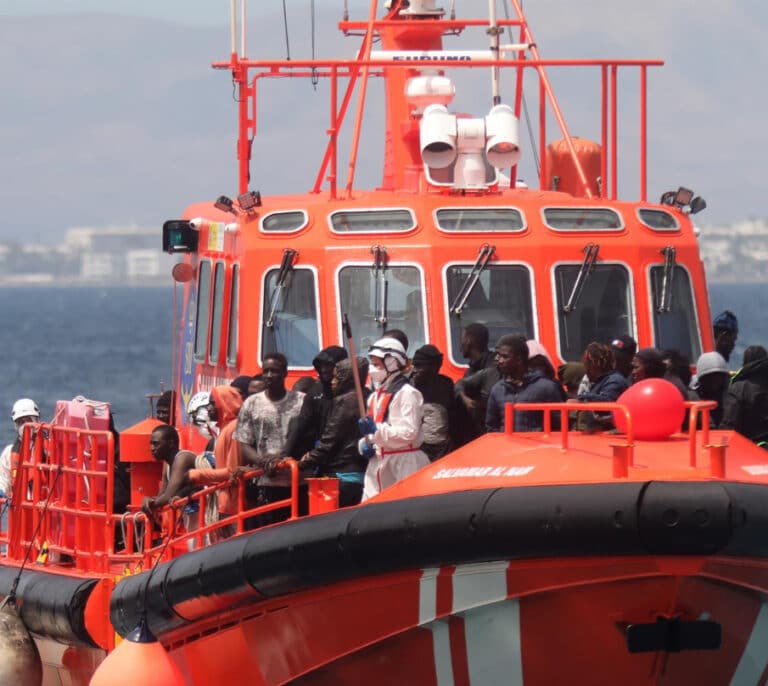 Llegan 176 inmigrantes, entre ellos un fallecido, a Gran Canaria tras ser rescatados a 476 kilómetros de la isla