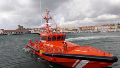 Rescatan una decena de personas que navegaba a la deriva en kayaks a consecuencia del viento