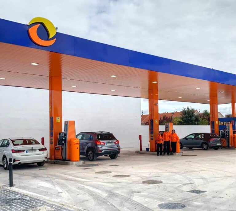 Tres detenidos por asaltos violentos a más de 20 gasolineras causando daños de 120.000 euros