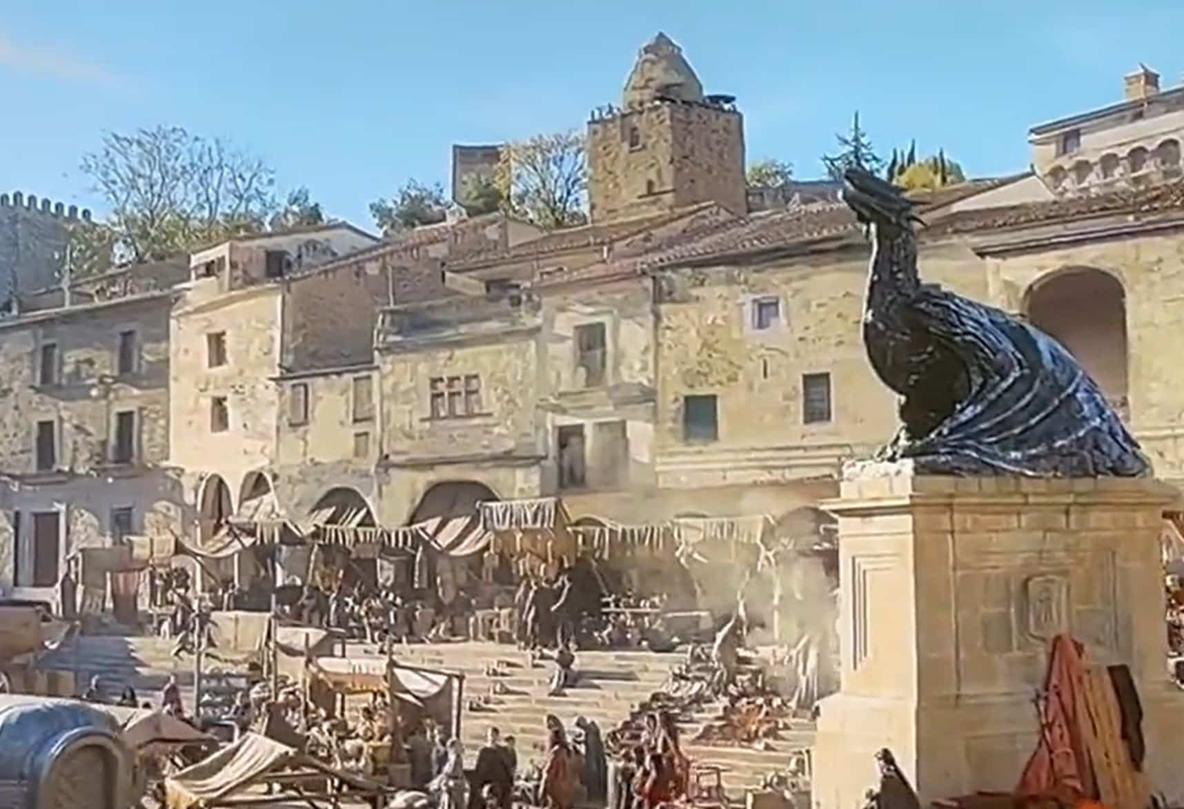 Secuencia de "La casa del dragón", precuela de la serie "Juego de Tronos" en la Plaza Mayor de Trujillo