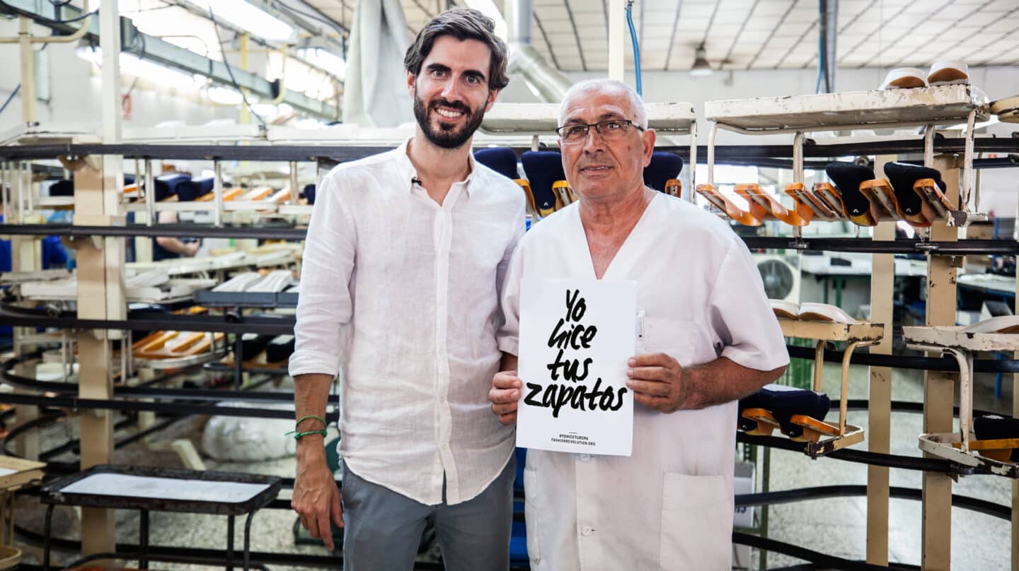 El afán innovador y sostenible de la firma mallorquina Yoccs encuentra en los artesanos de Elche el complemento perfecto para fabricar las zapatillas más deseadas del momento. Calzado de producción local y limitada que aúna diseño y comodidad. El éxito de las familias españolas que fabrican las zapatillas más cómodas del mundo.