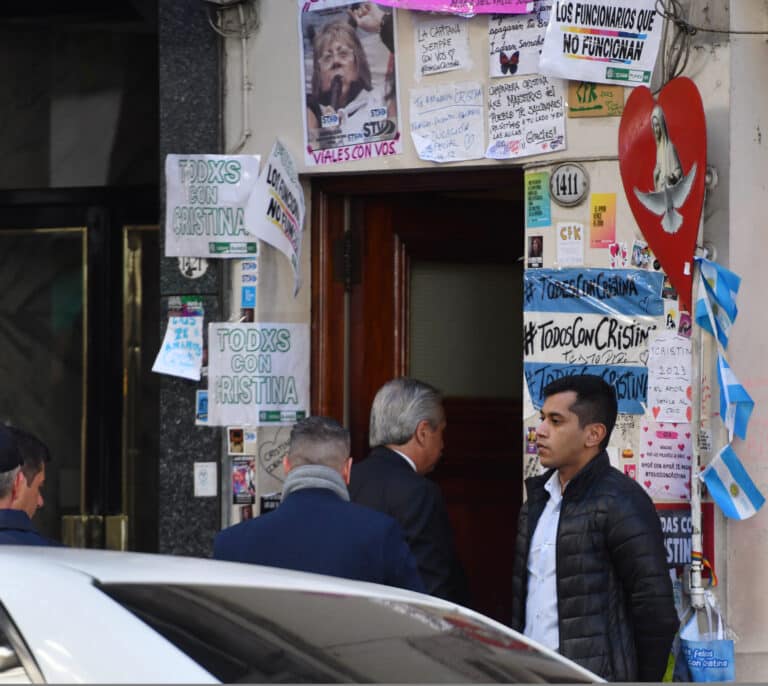 El oficialismo se echa a la calle para apoyar a Cristina Kirchner tras su intento de asesinato