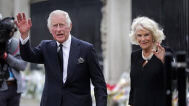 Carlos III llega a Londres y se dirigirá por primera vez como rey a los británicos