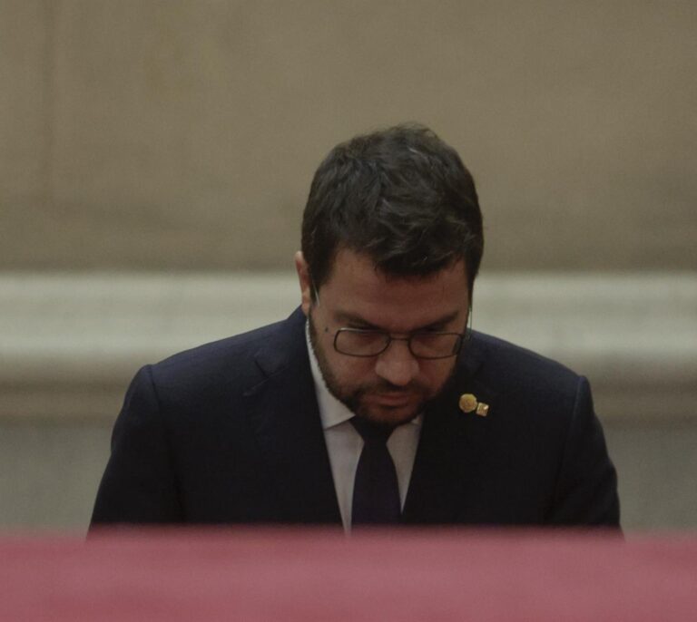 Junts desdeña el pacto de claridad de Aragonès y plantea una moción de confianza