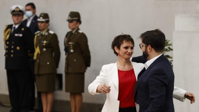 Gabriel Boric y Carolina Tohá en la Moneda Cambio de gobierno en Chile
