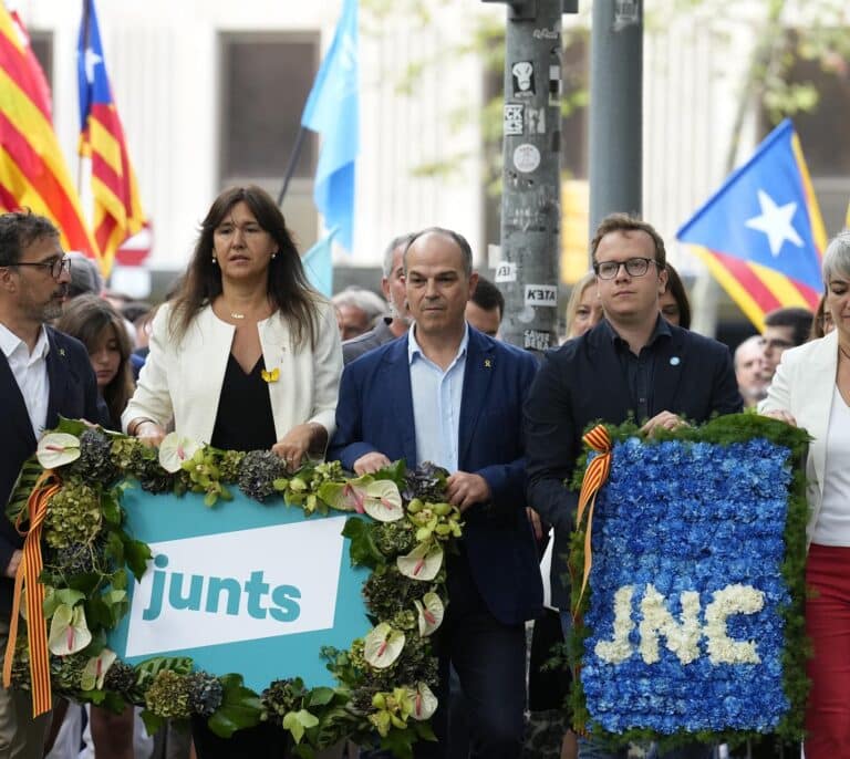 Òmnium reclama salir de la "fase autodestructiva" a los líderes de ERC y Junts