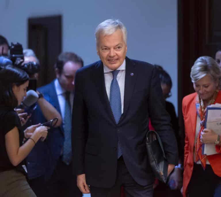 Reynders avisa al Gobierno: Europa sólo ve válido que los jueces del CGPJ se elijan entre ellos