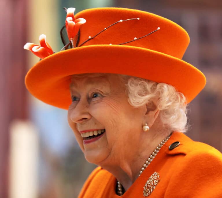 Lo que (prácticamente) nadie sabía de Isabel II: de su odio al ajo a su adicción al chocolate