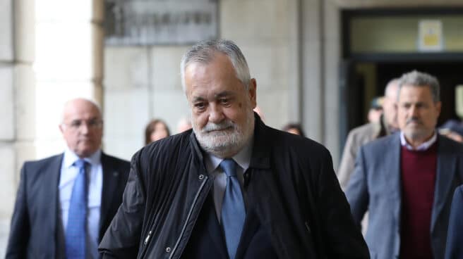 El ex-presidente de la Junta de Andalucía, José Antonio Griñán, llegando al juicio del caso ERE