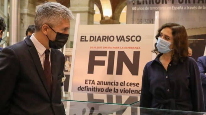 El ministro Grande-Marlaska y la presidenta de la Comunidad de Madrid, Isabel Díaz Ayuso.