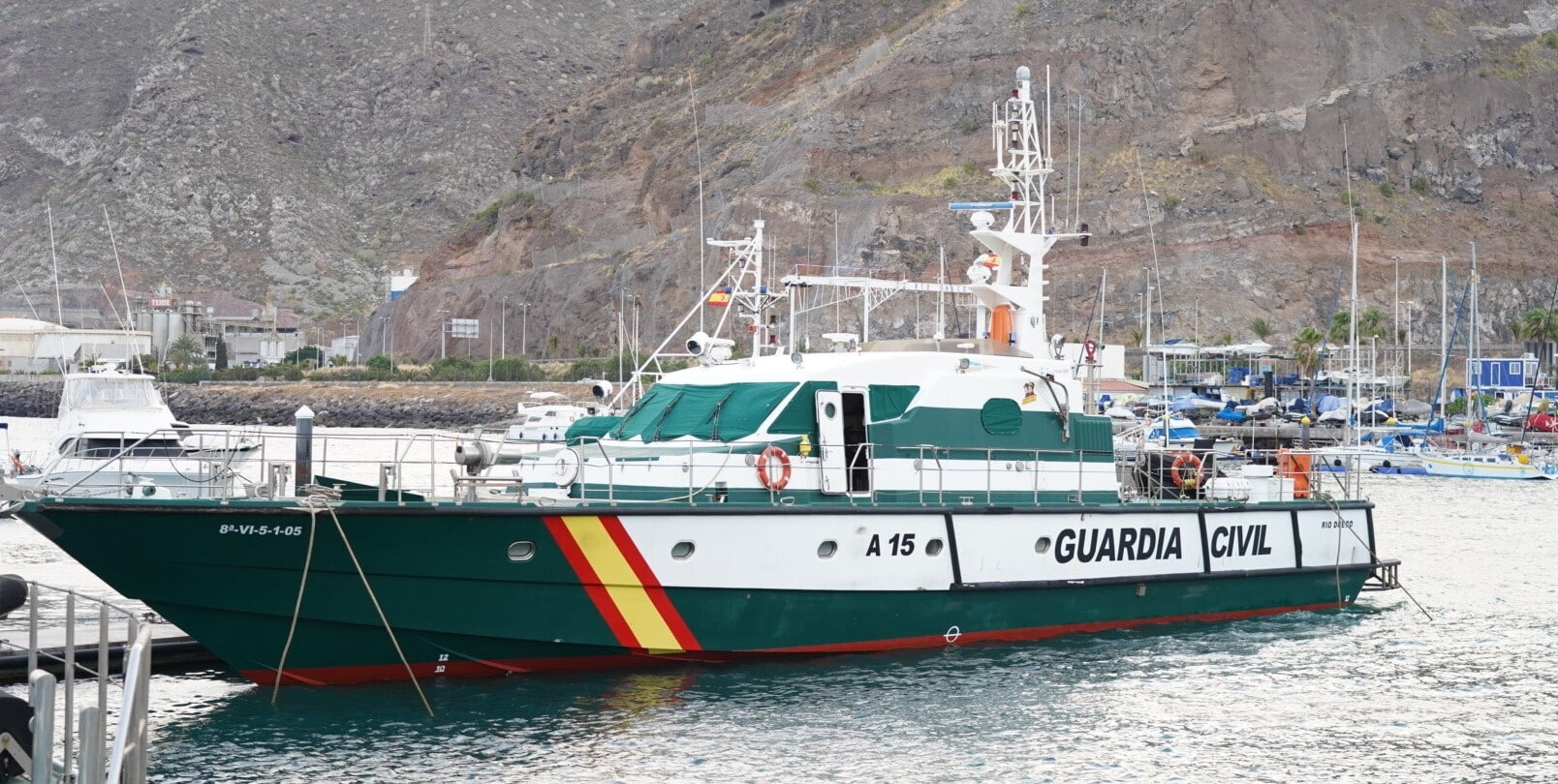 La patrullera de la Guardia Civil 'Río Duero', atracada en Tenerife.