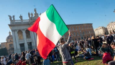 Italia se abraza a Meloni con el fantasma de la recesión, una deuda histórica y la reforma fiscal pendiente