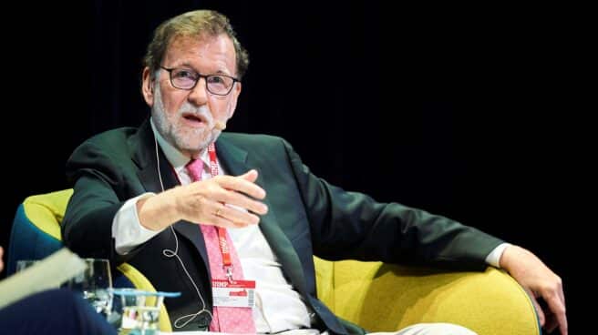 Sánchez-reserva-75000-euros-retrato-oficial-Rajoy-tres-ministro El ex presidente Mariano Rajoy, en un encuentro de la UIMP en Santander este verano.