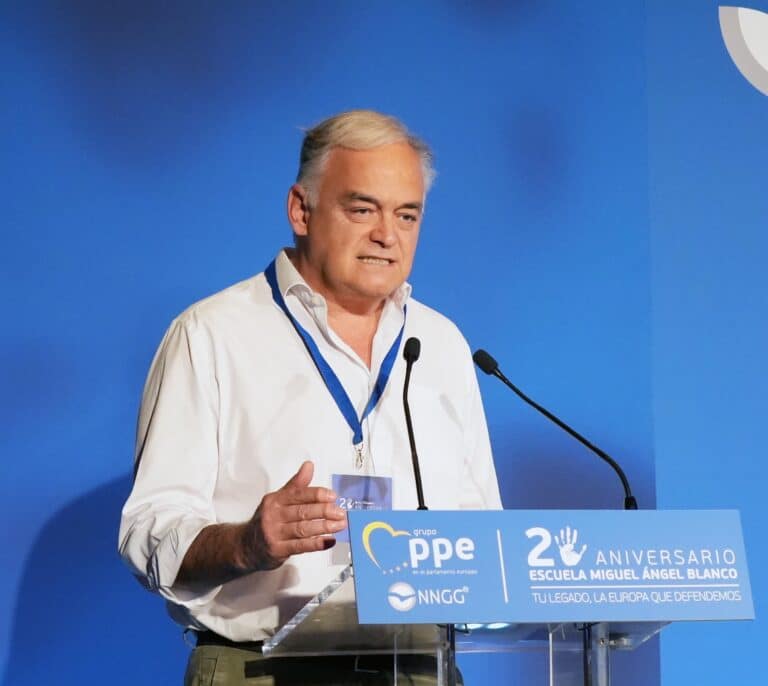 González Pons pide que "alguien le comente en el Metro" a Llop que los vocales del CGPJ no cobran sueldo