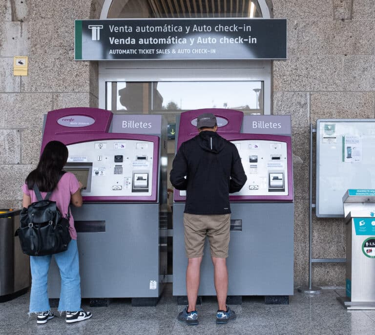 Renfe cambia los abonos gratuitos de Media Distancia para evitar abusos de los usuarios