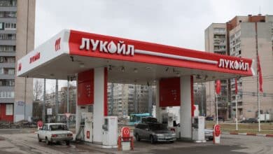 Lukoil, la mayor petrolera rusa: críticas a Putin, muertes de directivos e interés por Repsol