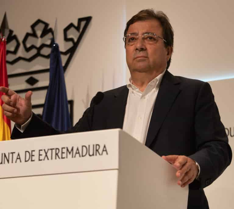 Rifirrafe entre barones del PSOE: Vara recuerda a Page su pacto con Podemos para gobernar