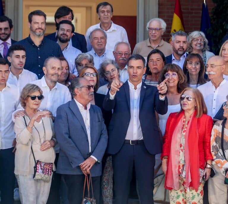 La gente de Pedro Sánchez en Barrio Sésamo