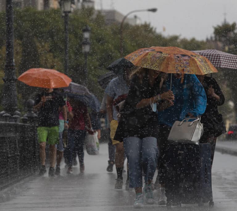 Chubascos y tormentas marcarán este lunes el interior de la península