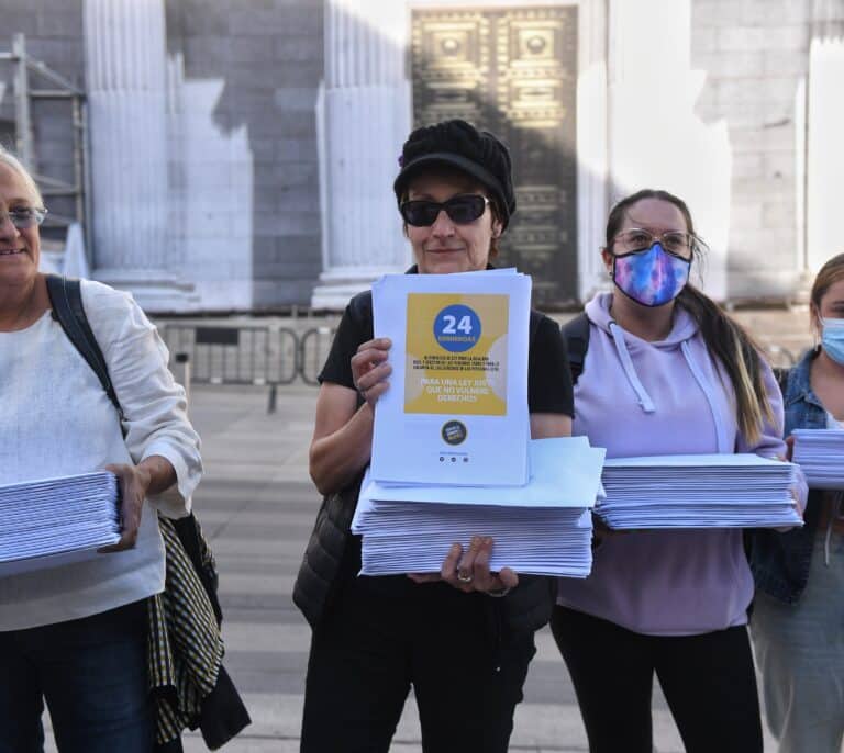 Organizaciones feministas entregan 24 enmiendas a la Ley Trans: "Interfiere en los derechos conquistados por las mujeres"