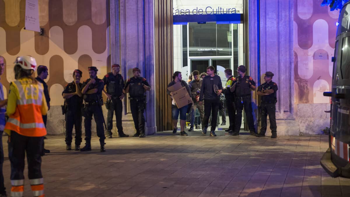 Entrada a la Casa de Cultura de Gerona.