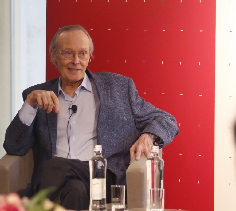 El ex ministro Josep Piqué: "Seamos prudentes con la victoria de Ucrania; hay mucha tela que cortar”